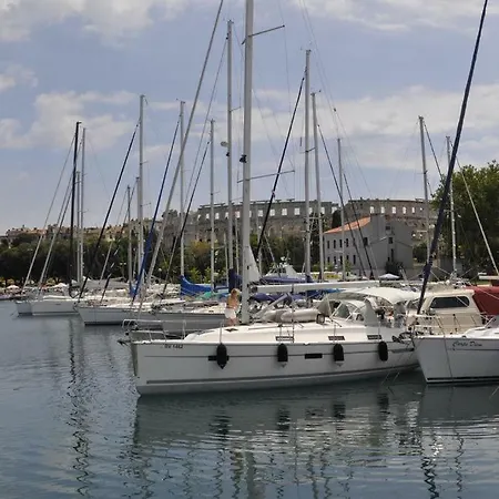 Arena Festival * Πούλα