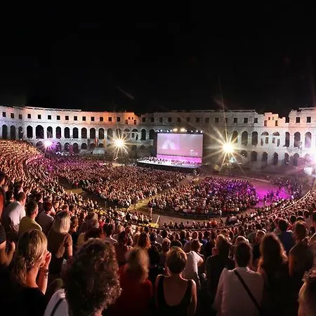 Διαμέρισμα Arena Festival